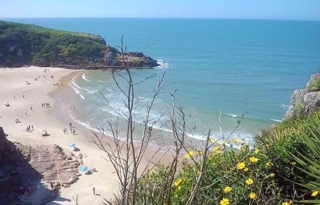 CASA completa em TORRES-RS - O MELHOR CUSTO BENEFICIO na mais bela praia Gaúcha - Cozinha - Banheiro - Ar condicionado - Smart TV 32 Android Apps Youtube - Netflix - Prime Vídeo e Wi-Fi - Estacionamento - Acomoda até 10 pessoas - Anfitriã Superhost n Vila Exterior foto