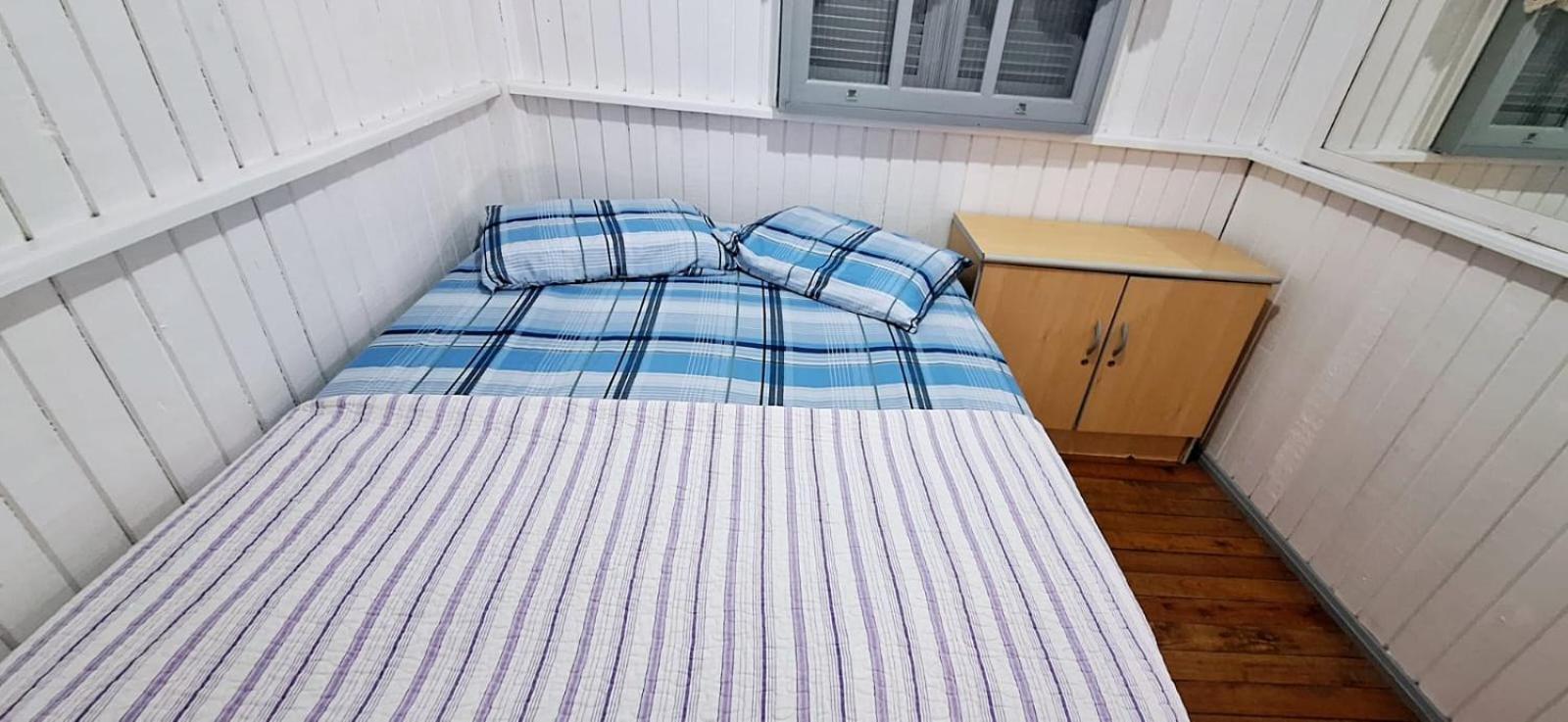 CASA completa em TORRES-RS - O MELHOR CUSTO BENEFICIO na mais bela praia Gaúcha - Cozinha - Banheiro - Ar condicionado - Smart TV 32 Android Apps Youtube - Netflix - Prime Vídeo e Wi-Fi - Estacionamento - Acomoda até 10 pessoas - Anfitriã Superhost n Vila Exterior foto