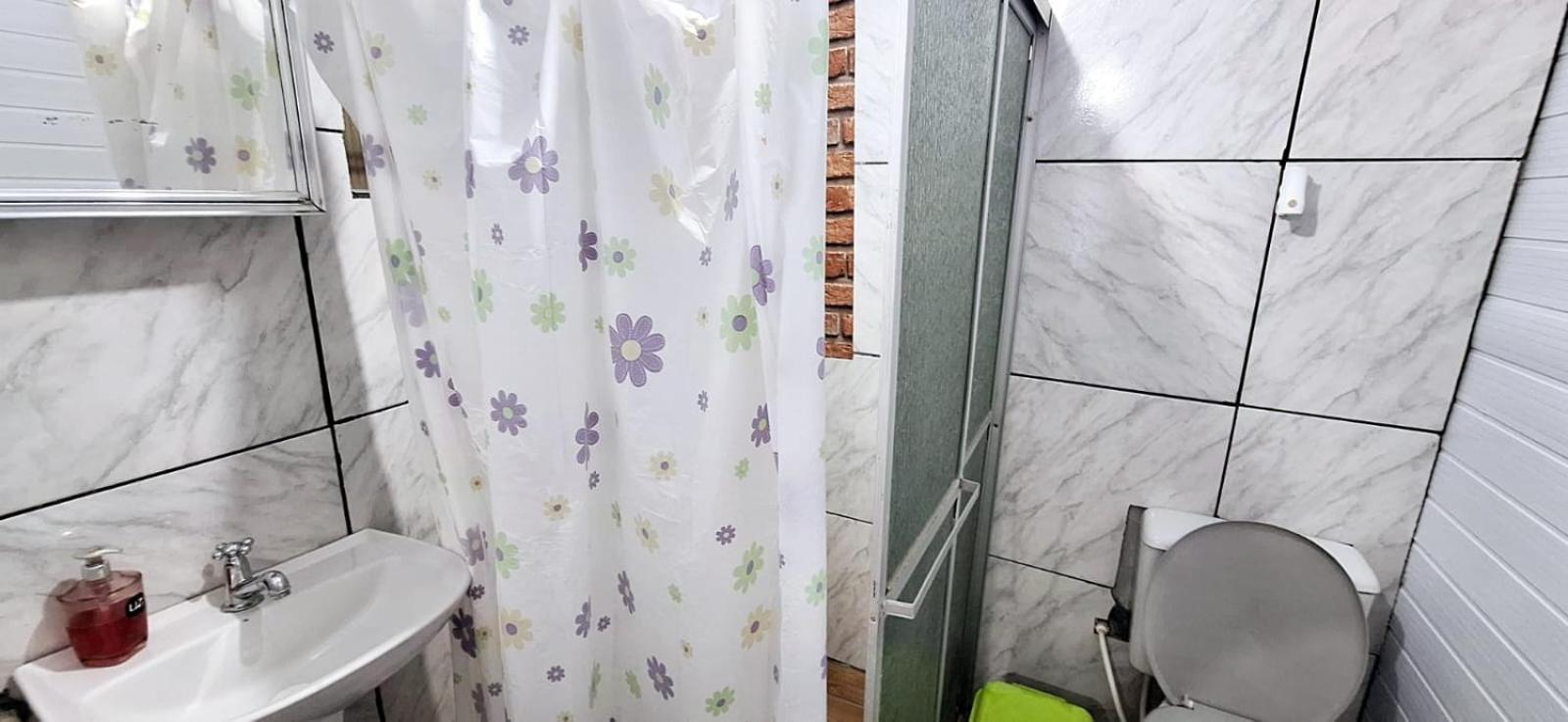 CASA completa em TORRES-RS - O MELHOR CUSTO BENEFICIO na mais bela praia Gaúcha - Cozinha - Banheiro - Ar condicionado - Smart TV 32 Android Apps Youtube - Netflix - Prime Vídeo e Wi-Fi - Estacionamento - Acomoda até 10 pessoas - Anfitriã Superhost n Vila Exterior foto